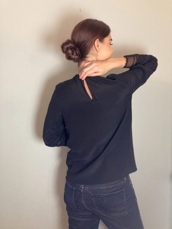 Chloe Blouse Black Silk & Lace - Quiet Luxury ~ Elegant ~ Sz 40 - Image 2