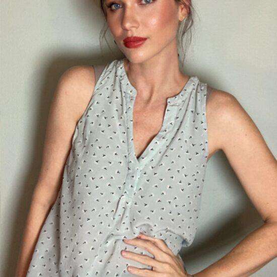 Joie ~ Lovely Daffodil Floral Print Light Blue Sleeveless Silk Blouse Sz Small