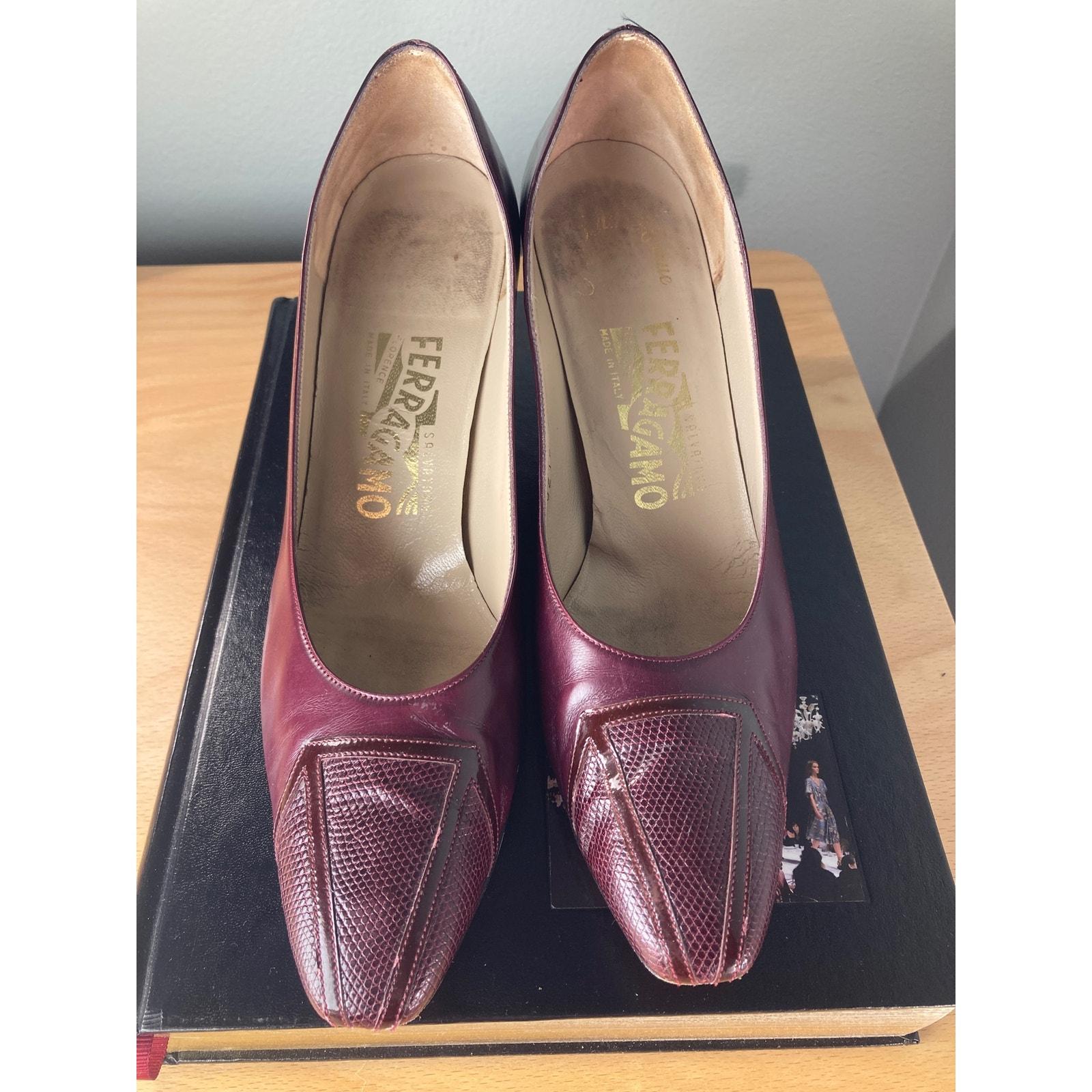 Ferragamo Vintage Snakeskin & Leather Burgundy Pumps Heels Sz 9.5 AAAA Narrow